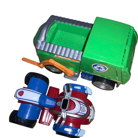 Paw Patrol Garbage Truck Race Car Figures and Badges - Picture 6 of 16